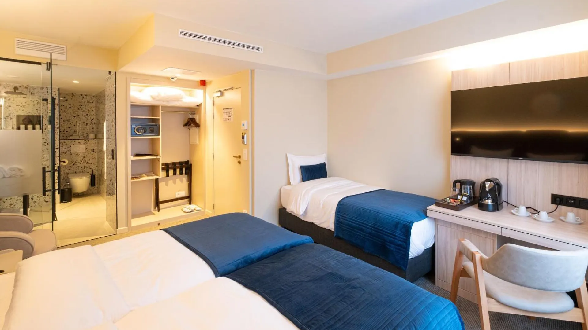 The Liman Hotel Saint-Josse-ten-Noode 4*,
